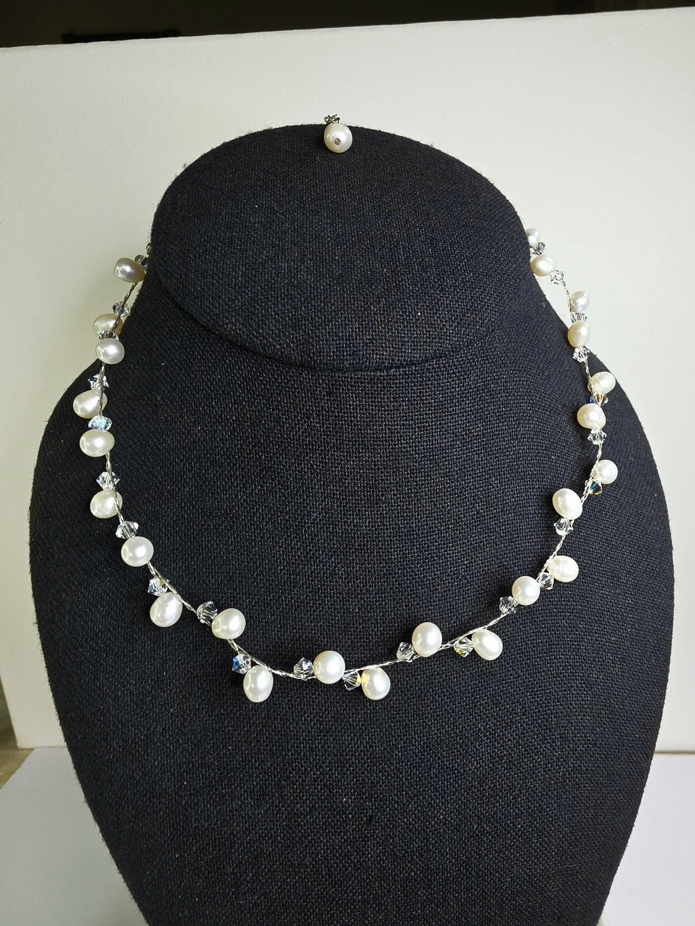 Classic White Pearl and Crystal Wire-Wrapped Choker Necklace - Women Jewelry